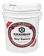 Cargar imagen en el visor de la galería, SALSA DE SOYA KIKKOMAN 18.9 LT
